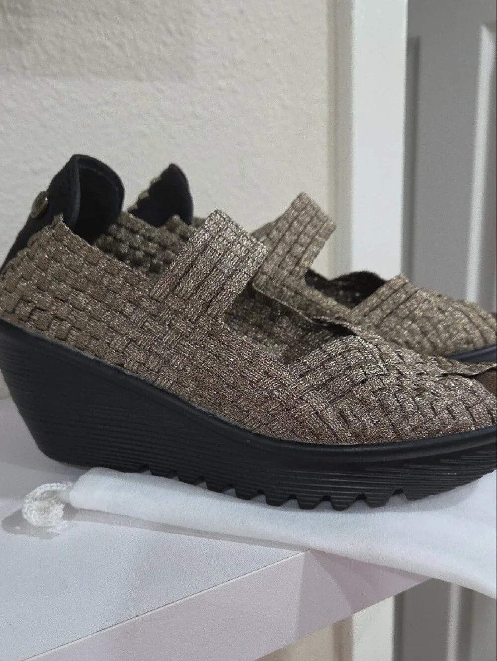 bernie mev. Woven Strap Open-Toe Sandals in Taupe